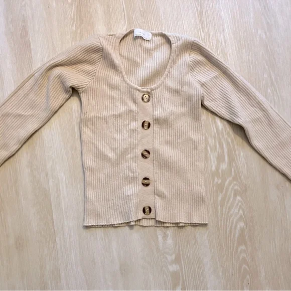 Oak and Fort Top - Picture 1 of 2